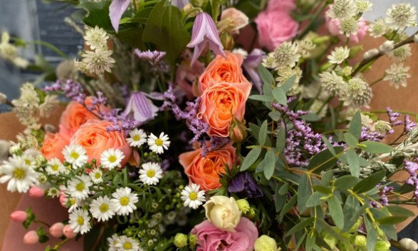 Keeping flowers fresh in the extreme heat