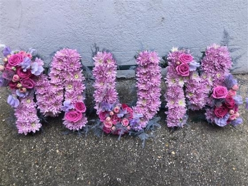 Letters Mum Classic Style